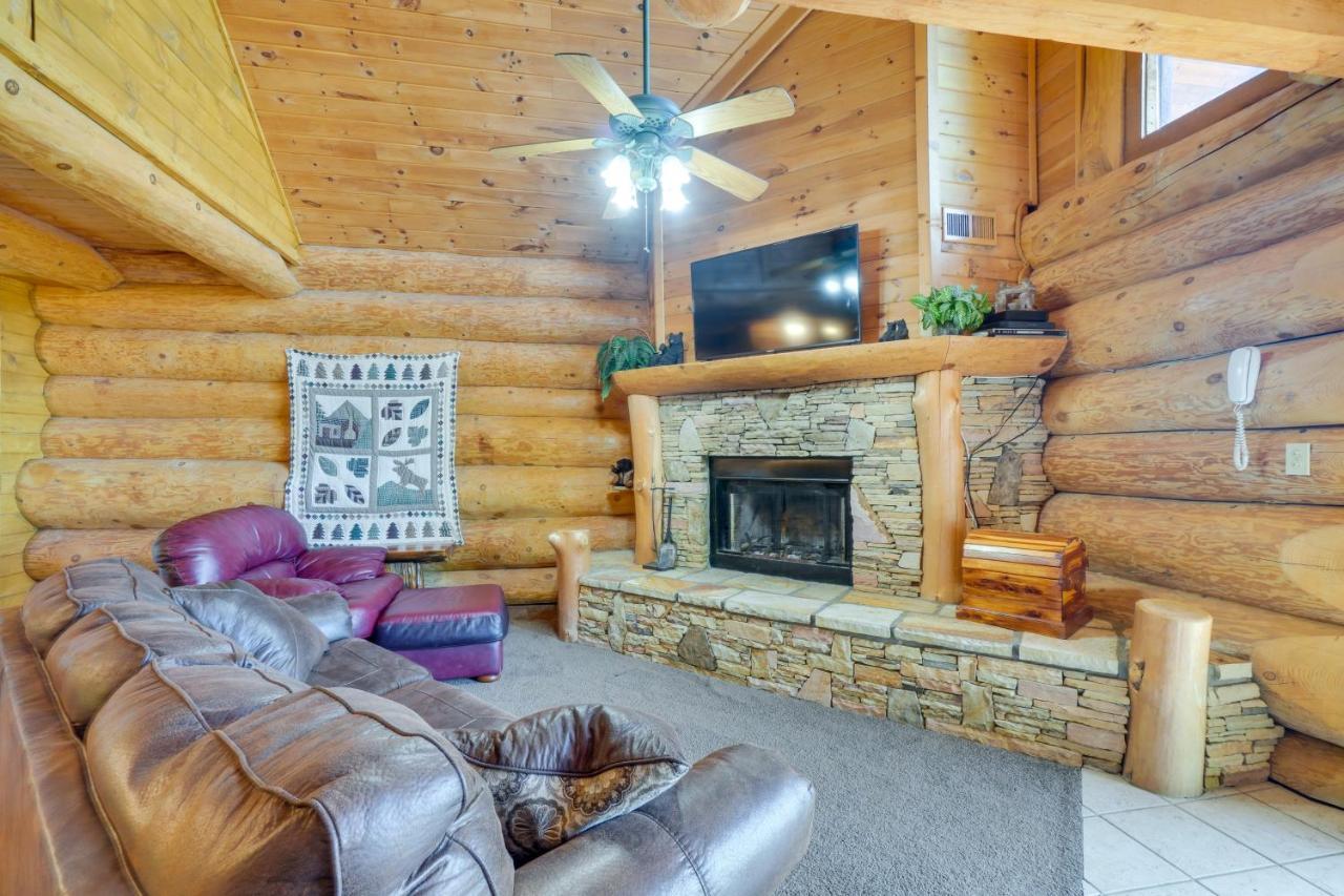 Smoky Mountain Vacation Rental Cabin With Hot Tub! Гатлінбург Екстер'єр фото