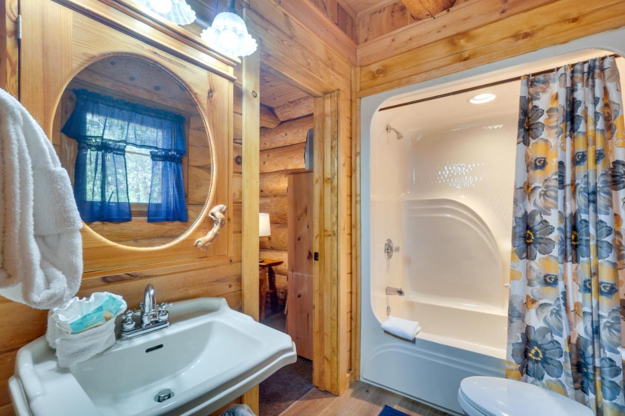 Smoky Mountain Vacation Rental Cabin With Hot Tub! Гатлінбург Екстер'єр фото
